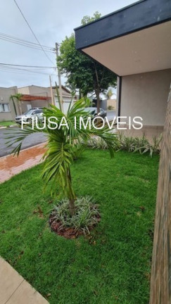 Casa com 3 Quartos à Venda,  em Centro - Brodowski