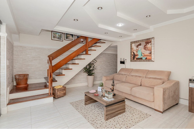Imagem Casa com 8 Quartos à Venda, 430 m² em Partenon - Porto Alegre Imagem Casa com 8 Quartos à Venda, 430 m² em Partenon - Porto Alegre