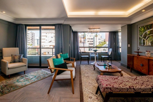 Imagem Imóvel com 2 Quartos à Venda, 200 m² em Auxiliadora - Porto Alegre Imagem Imóvel com 2 Quartos à Venda, 200 m² em Auxiliadora - Porto Alegre