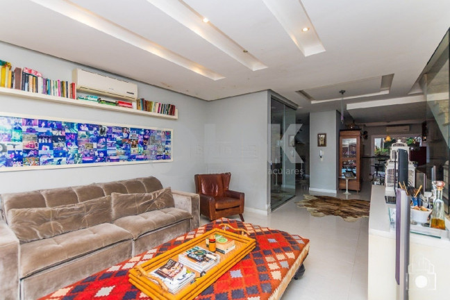Imagem Sobrado com 3 Quartos à Venda, 280 m² em Jardim Lindóia - Porto Alegre