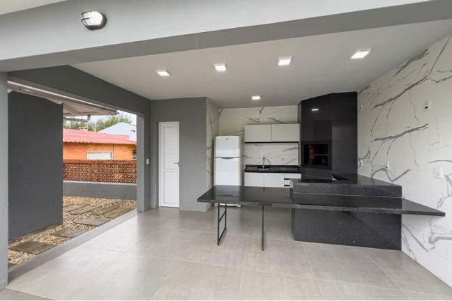 Imagem Casa com 4 Quartos à Venda, 200 m² em Centro - Xangri-lá Imagem Casa com 4 Quartos à Venda, 200 m² em Centro - Xangri-lá