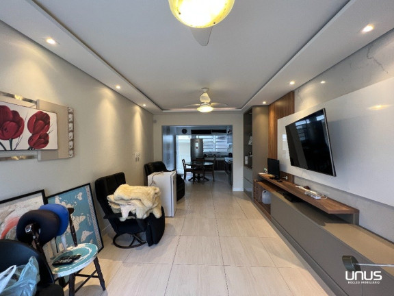 Imagem Casa com 3 Quartos à Venda, em Estreito - Florianópolis Imagem Casa com 3 Quartos à Venda, em Estreito - Florianópolis