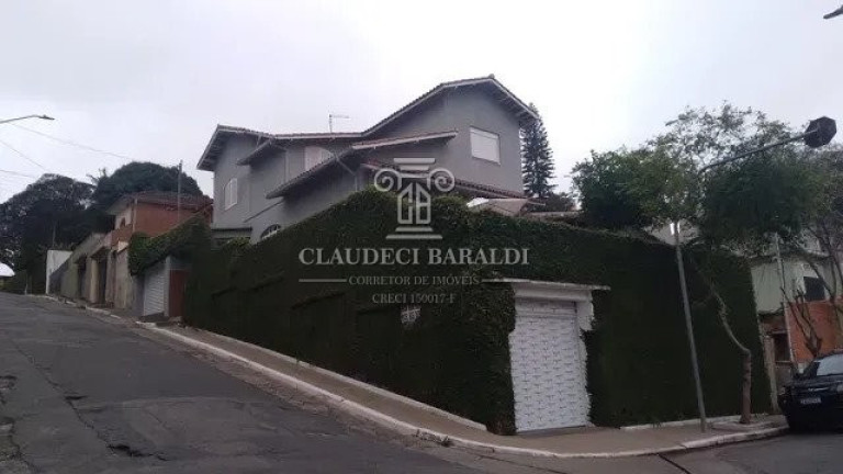 Casa com 4 Quartos à Venda, 240 m² em Vila Albertina - São Paulo