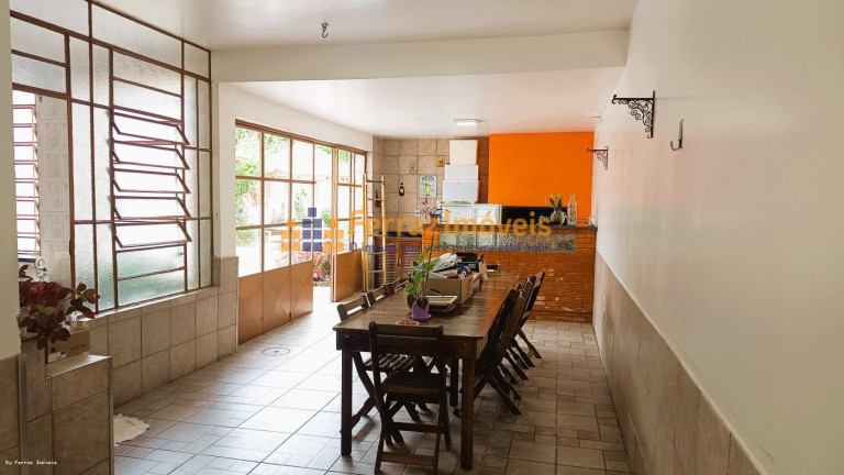 Imagem Casa com 4 Quartos à Venda, 474 m² em Ipanema - Porto Alegre Imagem Casa com 4 Quartos à Venda, 474 m² em Ipanema - Porto Alegre