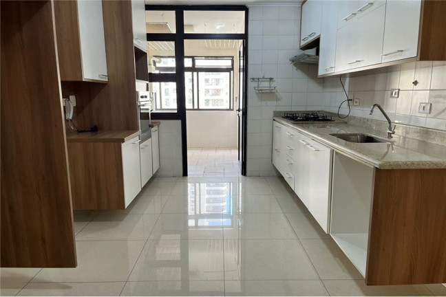 Imagem Imóvel com 4 Quartos à Venda, em Moema - São Paulo Imagem Imóvel com 4 Quartos à Venda, em Moema - São Paulo