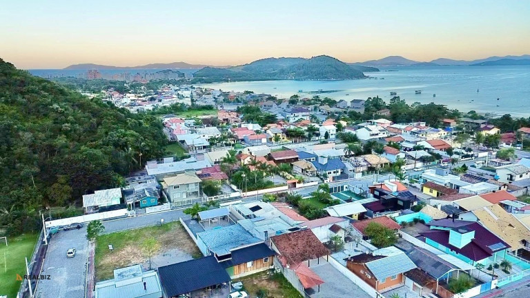 Imagem Terreno à Venda, 360 m² em Fazenda Da Armação - Governador Celso Ramos Imagem Terreno à Venda, 360 m² em Fazenda Da Armação - Governador Celso Ramos