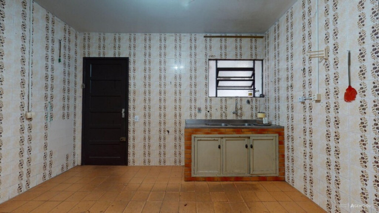Imagem Imóvel com 4 Quartos à Venda, em Guarujá - Porto Alegre Imagem Imóvel com 4 Quartos à Venda, em Guarujá - Porto Alegre