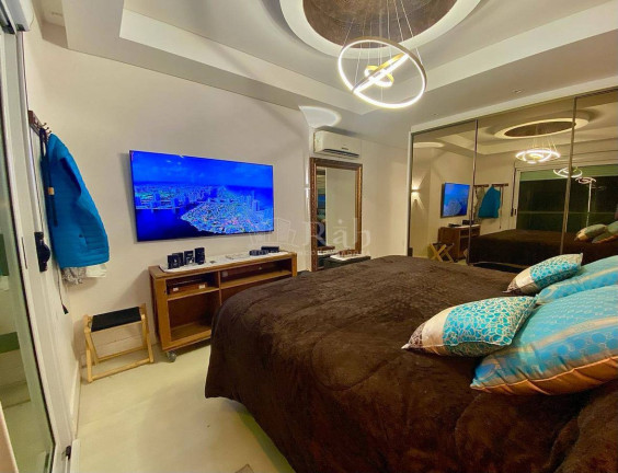 Imagem Apartamento com 3 Quartos à Venda, 158 m² em Centro - Balneário Camboriú Imagem Apartamento com 3 Quartos à Venda, 158 m² em Centro - Balneário Camboriú