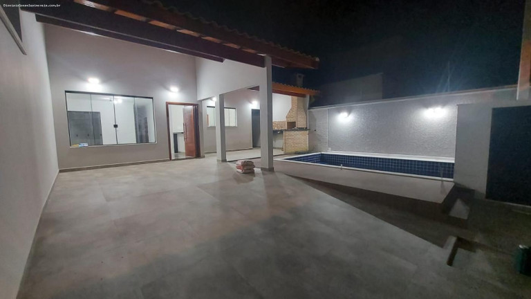 Imagem Casa com 3 Quartos à Venda, 130 m² em Balneário Oásis - Peruíbe
