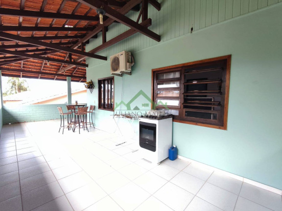 Imagem Casa com 3 Quartos à Venda, 210 m² em Costeira - Balneário Barra Do Sul Imagem Casa com 3 Quartos à Venda, 210 m² em Costeira - Balneário Barra Do Sul