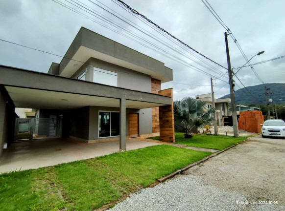 Imagem Sobrado com 4 Quartos à Venda, 205 m² em Condomínio Capitanias - Ubatuba Imagem Sobrado com 4 Quartos à Venda, 205 m² em Condomínio Capitanias - Ubatuba