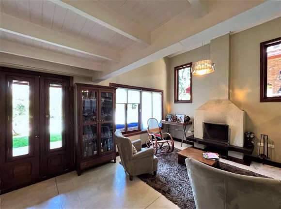 Imagem Casa com 5 Quartos à Venda, em Algarve - Cotia Imagem Casa com 5 Quartos à Venda, em Algarve - Cotia