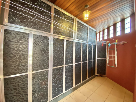Imagem Casa com 3 Quartos à Venda, 182 m² em Vila Industrial - São José Dos Campos