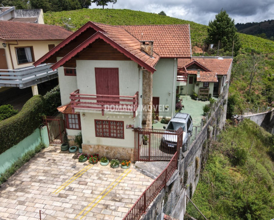Casa com 4 Quartos à Venda, 260 m² em Região Do Jaguaribe - Campos Do Jordão