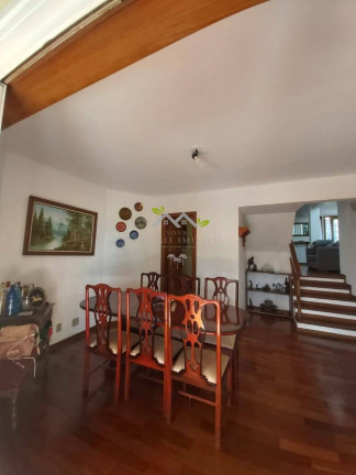 Imagem Casa com 4 Quartos à Venda, 257 m² em Alto Do Capivari - Campos Do Jordão Imagem Casa com 4 Quartos à Venda, 257 m² em Alto Do Capivari - Campos Do Jordão