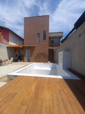 Casa com 3 Quartos à Venda, 82 m² em Balneário Paranapuan - Itanhaém