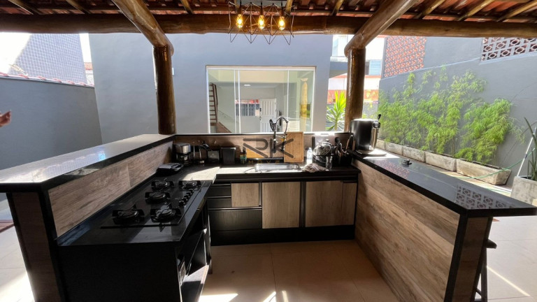 Imagem Sobrado com 2 Quartos à Venda, 208 m² em Itaguá - Ubatuba