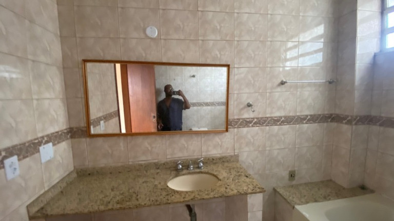 Imagem Casa com 4 Quartos à Venda, 225 m² em Bento Ribeiro - Rio De Janeiro Imagem Casa com 4 Quartos à Venda, 225 m² em Bento Ribeiro - Rio De Janeiro