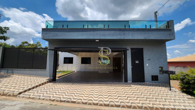 Casa com 3 Quartos à Venda, 237 m² em Centro - Piracaia