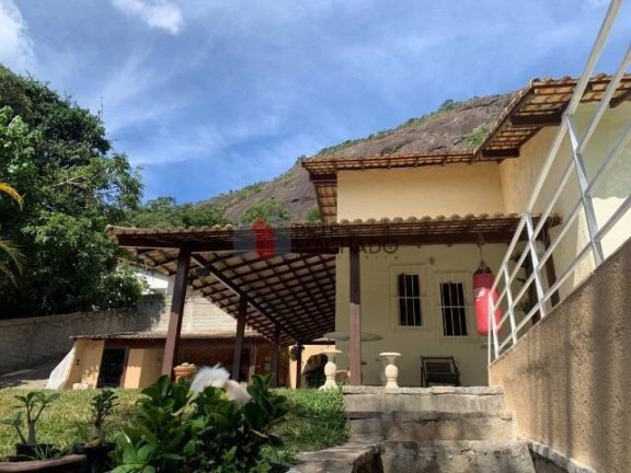Imagem Casa com 3 Quartos à Venda, 1 m² em Parque Do Imbuí - Teresópolis