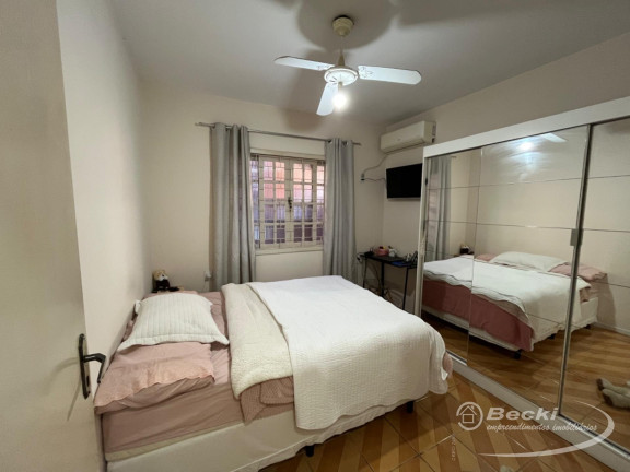 Imagem Casa com 4 Quartos à Venda, 219 m² em Floresta - Joinville Imagem Casa com 4 Quartos à Venda, 219 m² em Floresta - Joinville