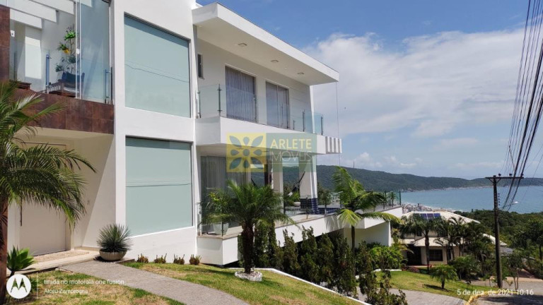 Imagem Casa com 4 Quartos à Venda, 513 m² em Centro - Bombinhas Imagem Casa com 4 Quartos à Venda, 513 m² em Centro - Bombinhas