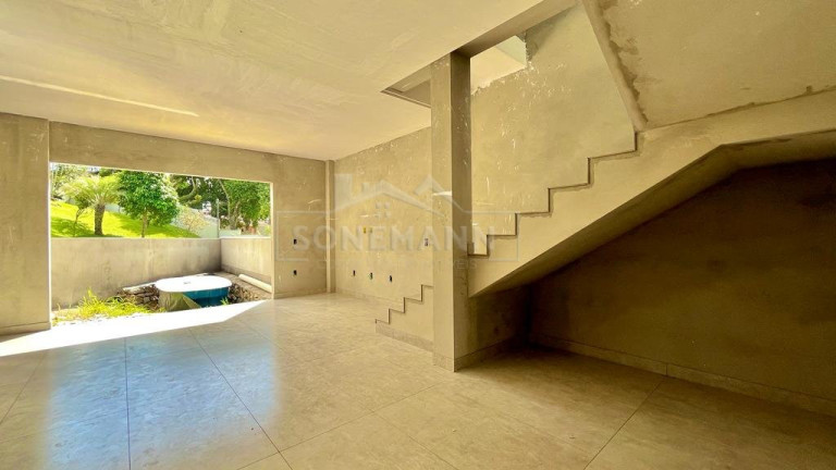 Imagem Casa com 3 Quartos à Venda, 160 m² em Córrego Grande - Florianópolis