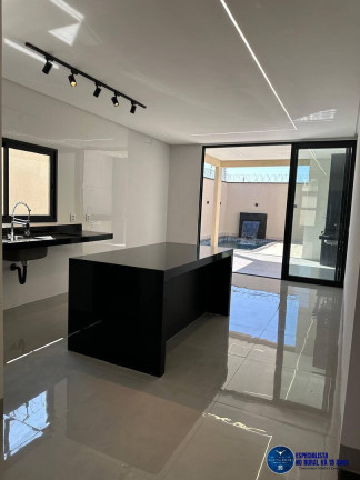 Imagem Casa com 3 Quartos à Venda, 360 m² em Moinho Dos Ventos - Goiânia Imagem Casa com 3 Quartos à Venda, 360 m² em Moinho Dos Ventos - Goiânia
