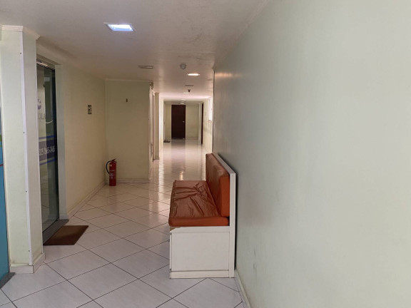 Sala Comercial à Venda, 30 m² em Centro - Araruama