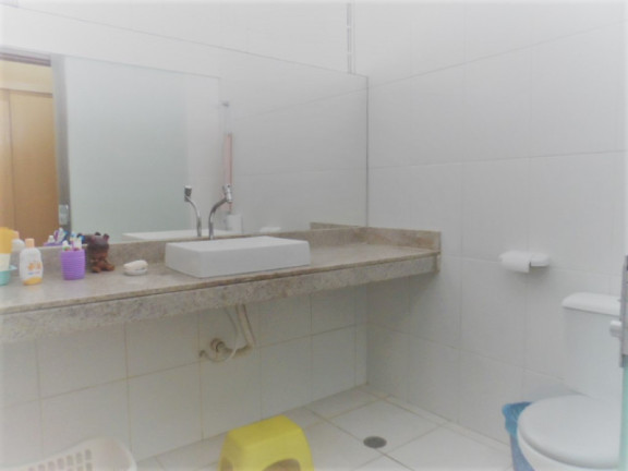 Imagem Casa com 5 Quartos à Venda, 220 m² Imagem Casa com 5 Quartos à Venda, 220 m²