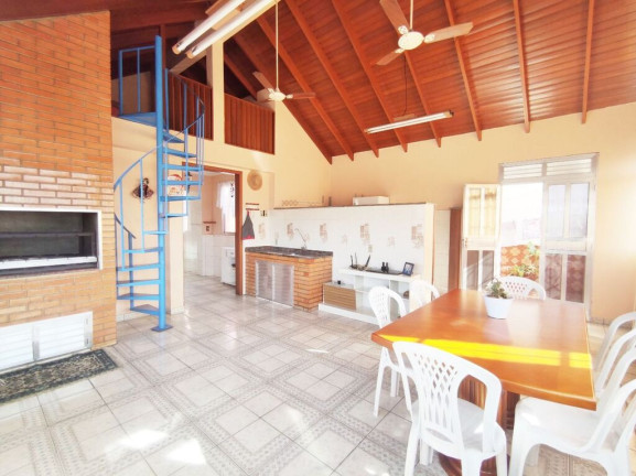 Imagem Casa com 4 Quartos à Venda, 256 m² em Glória - Porto Alegre Imagem Casa com 4 Quartos à Venda, 256 m² em Glória - Porto Alegre