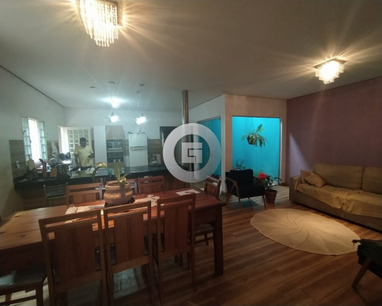 Imagem Casa com 3 Quartos à Venda, 200 m² em Novo Delfino - Montes Claros Imagem Casa com 3 Quartos à Venda, 200 m² em Novo Delfino - Montes Claros