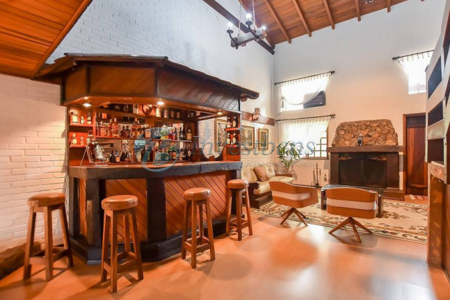 Imagem Casa com 5 Quartos à Venda, 480 m² em Ahú - Curitiba Imagem Casa com 5 Quartos à Venda, 480 m² em Ahú - Curitiba