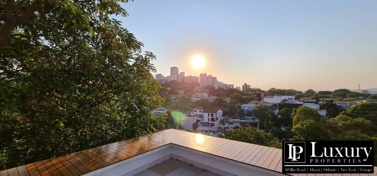 Imagem Casa com 4 Quartos à Venda,  em Vila Ipojuca - São Paulo