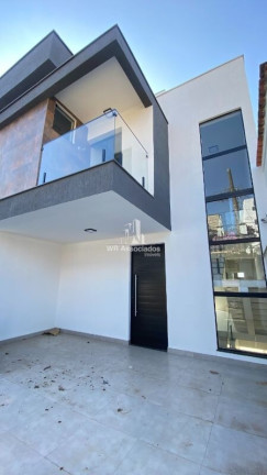 Imagem Casa com 3 Quartos à Venda, 230 m² Imagem Casa com 3 Quartos à Venda, 230 m²