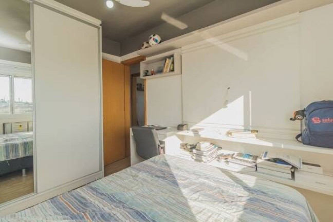 Imagem Apartamento com 3 Quartos à Venda, 81 m² em Porto Alegre Imagem Apartamento com 3 Quartos à Venda, 81 m² em Porto Alegre