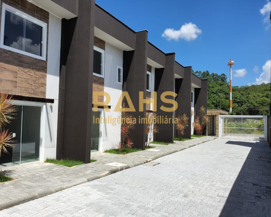 Casa com 3 Quartos à Venda, 84 m² em Vila Nova - Joinville
