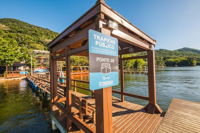 Imagem Casa com 3 Quartos à Venda, 284 m² em Lagoa Da Conceição - Florianópolis Imagem Casa com 3 Quartos à Venda, 284 m² em Lagoa Da Conceição - Florianópolis