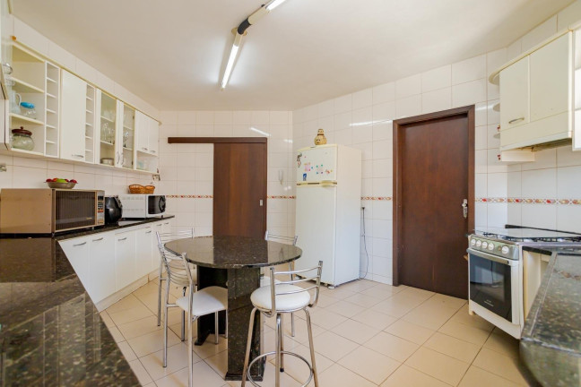 Imagem Casa com 4 Quartos à Venda, 252 m² em Seminário - Curitiba Imagem Casa com 4 Quartos à Venda, 252 m² em Seminário - Curitiba