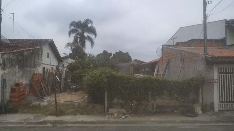 Imagem Casa com 2 Quartos à Venda, 250 m² em Conjunto Residencial Araretama - Pindamonhangaba Imagem Casa com 2 Quartos à Venda, 250 m² em Conjunto Residencial Araretama - Pindamonhangaba