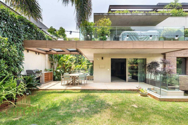 Casa com 3 Quartos à Venda, 628 m² em Alto De Pinheiros - São Paulo