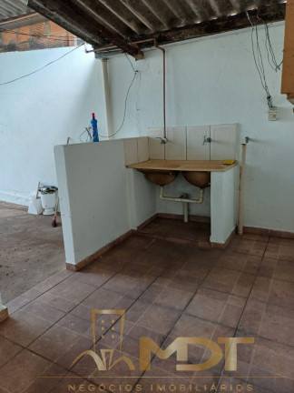Imagem Casa com 3 Quartos à Venda, 120 m² em Copacabana - Belo Horizonte Imagem Casa com 3 Quartos à Venda, 120 m² em Copacabana - Belo Horizonte