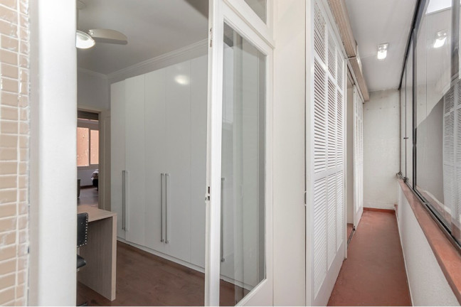 Imagem Imóvel com 3 Quartos à Venda, 128 m² em Auxiliadora - Porto Alegre Imagem Imóvel com 3 Quartos à Venda, 128 m² em Auxiliadora - Porto Alegre