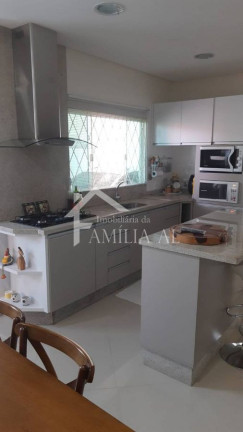 Imagem Sobrado com 3 Quartos à Venda, 248 m² em Parque Guarani - Joinville Imagem Sobrado com 3 Quartos à Venda, 248 m² em Parque Guarani - Joinville