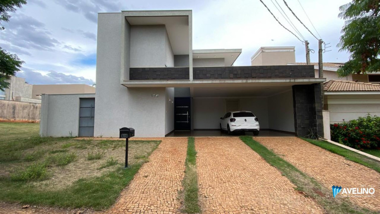 Sobrado com 9 Quartos à Venda, 345 m² em Ecoville - Dourados