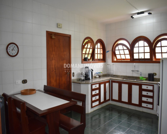 Imagem Casa com 4 Quartos à Venda, 530 m² em Região Do Alto Da Vila Inglesa - Campos Do Jordão Imagem Casa com 4 Quartos à Venda, 530 m² em Região Do Alto Da Vila Inglesa - Campos Do Jordão