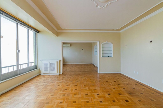 Imagem Apartamento com 3 Quartos à Venda, 210 m² em Centro Histórico - Porto Alegre Imagem Apartamento com 3 Quartos à Venda, 210 m² em Centro Histórico - Porto Alegre