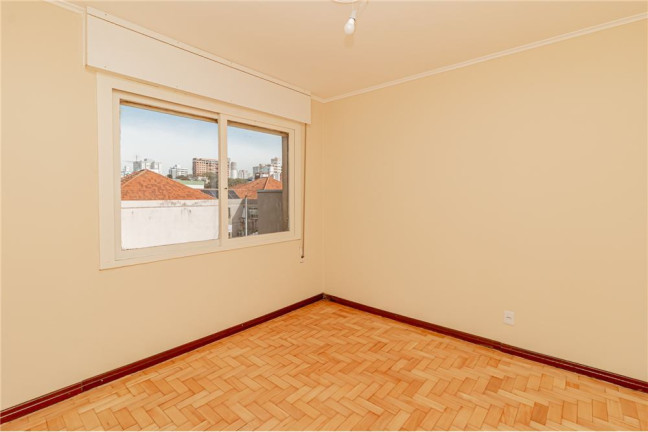 Imagem Imóvel com 4 Quartos à Venda, em Vila Ipiranga - Porto Alegre Imagem Imóvel com 4 Quartos à Venda, em Vila Ipiranga - Porto Alegre