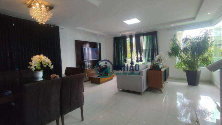 Imagem Casa com 3 Quartos à Venda, 240 m² em Arsenal - São Gonçalo Imagem Casa com 3 Quartos à Venda, 240 m² em Arsenal - São Gonçalo
