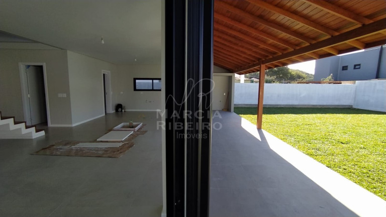 Imagem Casa com 4 Quartos à Venda, 230 m² em Cachoeira Do Bom Jesus - Florianópolis Imagem Casa com 4 Quartos à Venda, 230 m² em Cachoeira Do Bom Jesus - Florianópolis